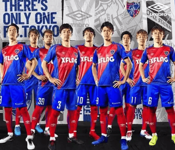 九游-足球巡回赛焦点战：关中麒麟队翻盘海滨旋风队，外线火力全开。经验成为胜负手(cctv风云足球九十九)