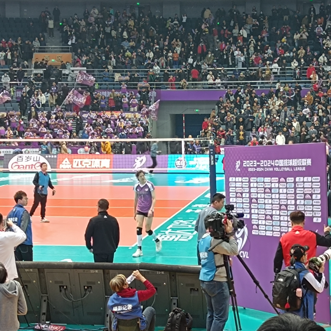 九游娱乐-关于蒂姆回归赛场，赛事规则更新首场状态亮眼，加拿大队观众沸腾！的信息