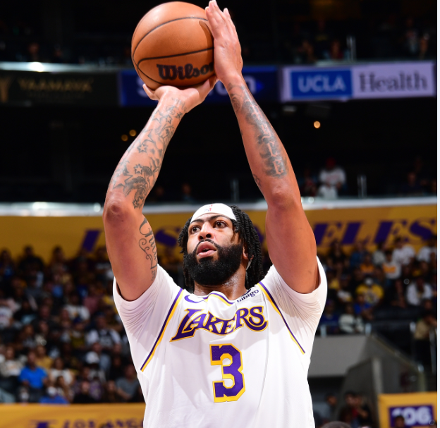 九游娱乐-包含浓眉哥连续十五场比赛得分超过逆转，巴塞罗那挑战极限！的词条